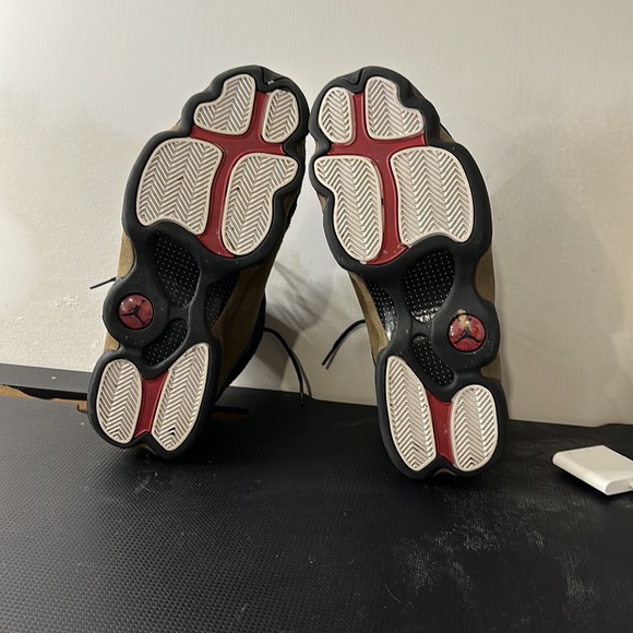 Jordan 13 Retro ‘Olive’ - Picture 3 of 3